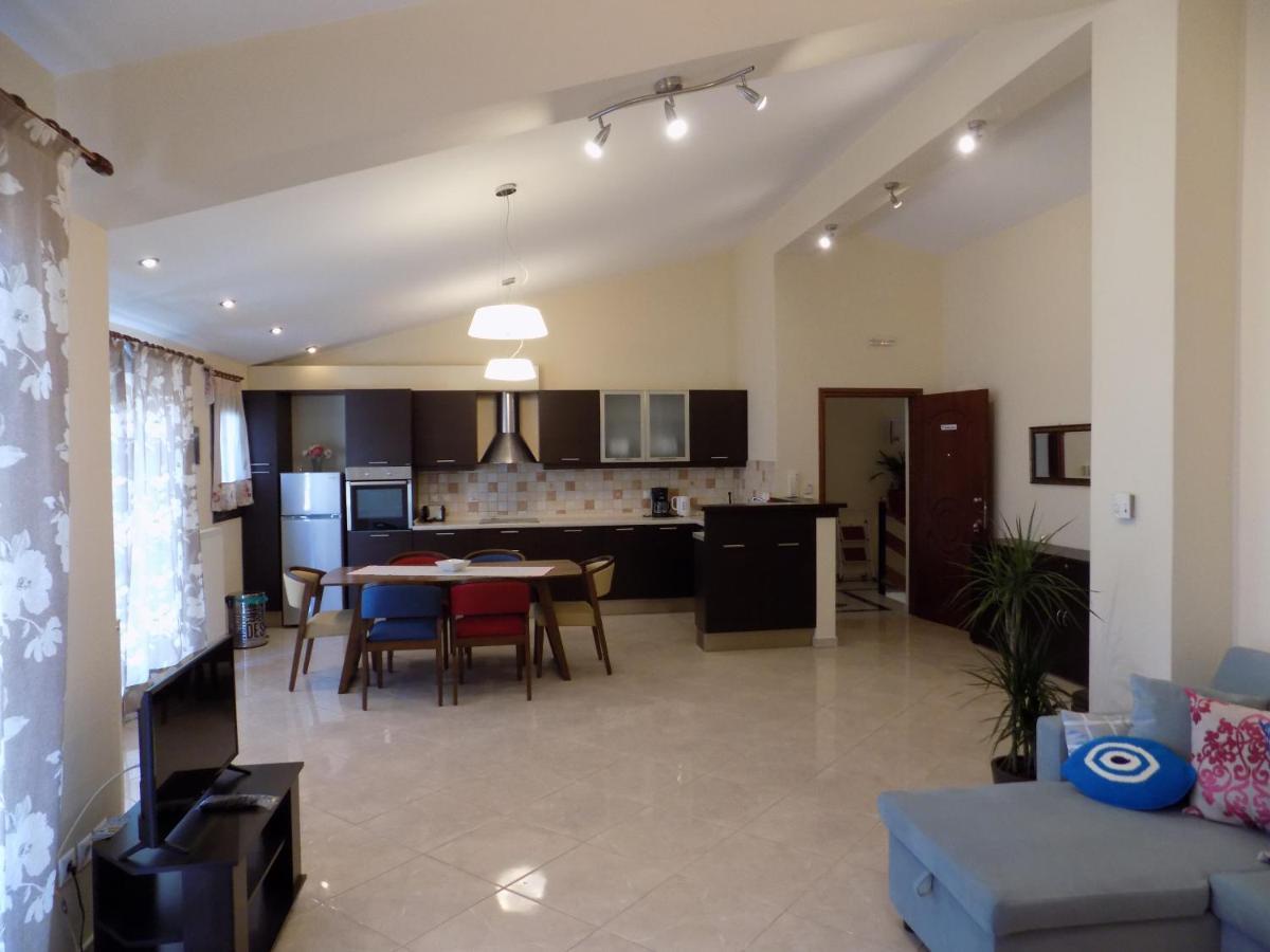 Rhodon House Apartment Skiathos Town Bagian luar foto